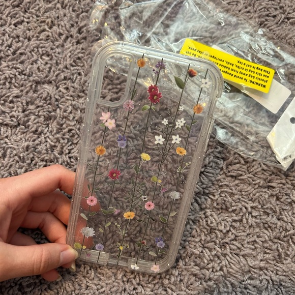 NWT iPhone XR Phone Cases and Screen Protector - Picture 3 of 5